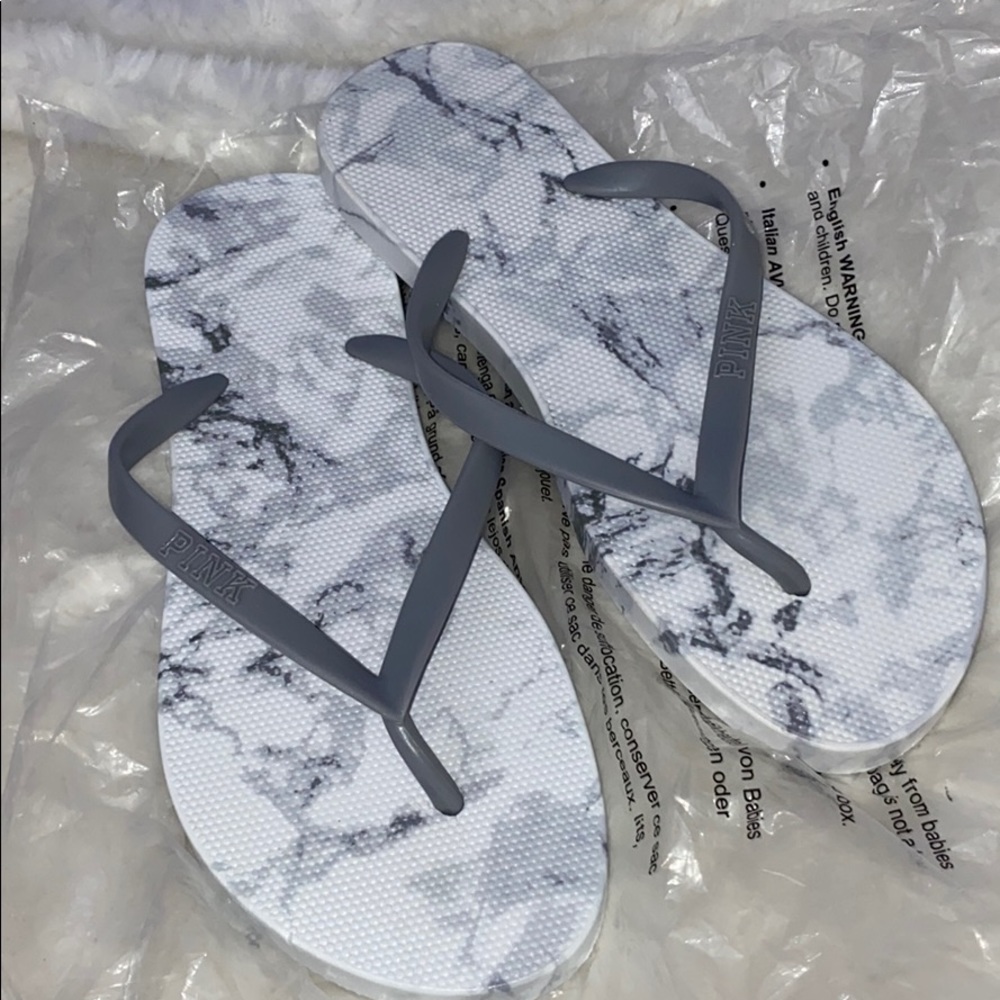 Pink flip flops NEW